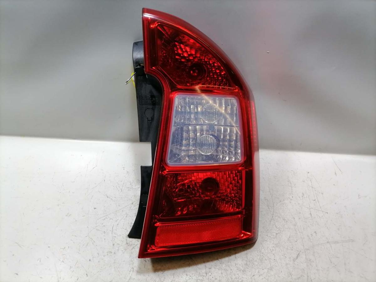 Kia Carens 3 original R&uuml;cklicht R&uuml;ckleuchte Schlussleuchte rechts Bj.2007